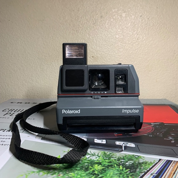 Polaroid Impulse Instant Camera - Picture 2 of 4